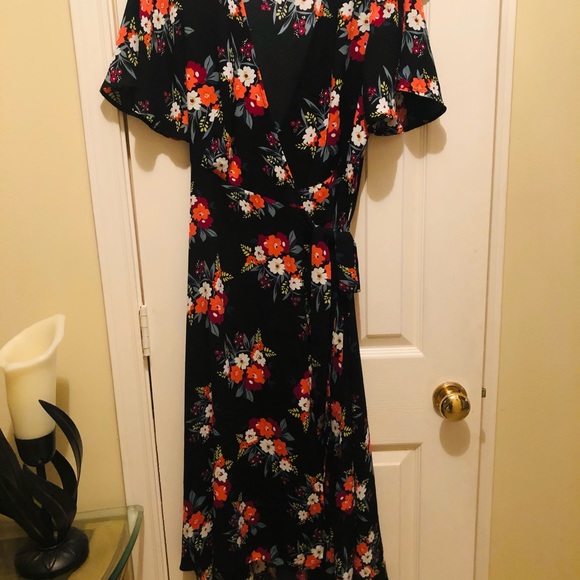 Forever21 Contemporary Floral Dress - Picture 5 of 6